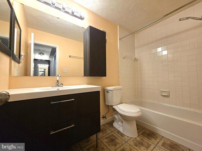 Building Photo - 58 Windbrooke Cir