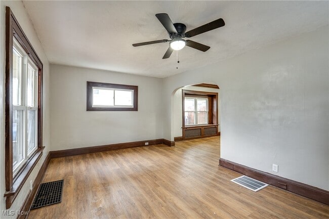 Building Photo - 2338 16th St SW