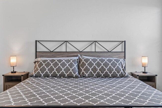 Building Photo - 8648 E Wishmore St