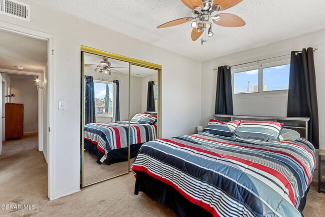Building Photo - 4713 Sun Valley Dr
