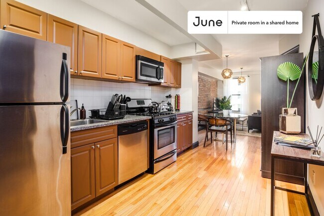 Building Photo - Room in Shared 3 bed/1 bath home in Hell's Kitchen