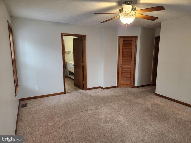 Building Photo - 43974 White Cedar Ln