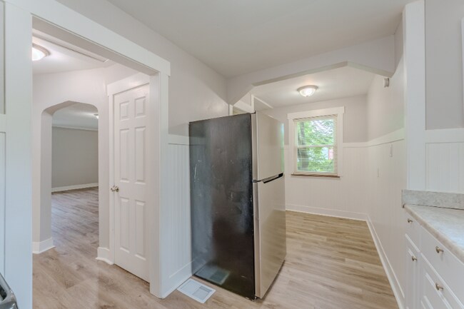 Building Photo - 5612 Colerain Ave