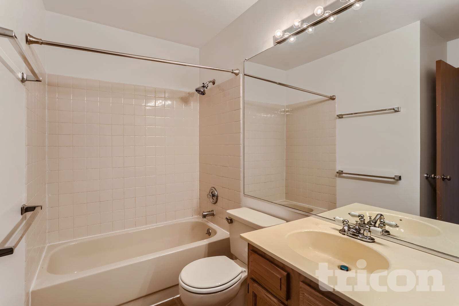 Building Photo - 1419 Farrington Ln