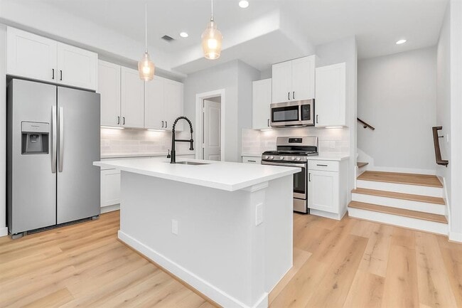 Building Photo - 2357 Hoskins Dr