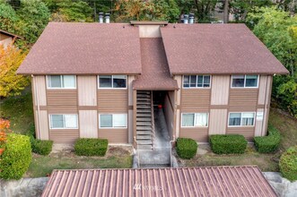 Building Photo - 4911 S Orchard St