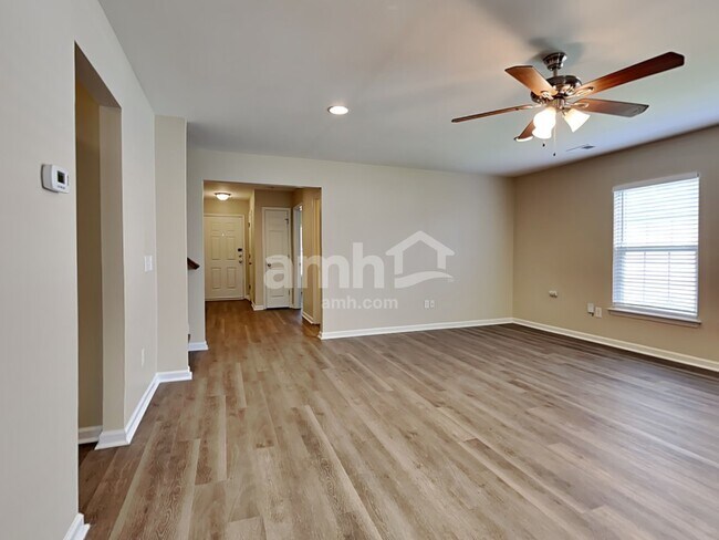 Building Photo - 1100 Briar Rose Ln