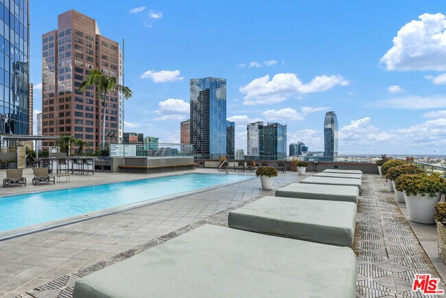 Building Photo - 1100 Wilshire Blvd