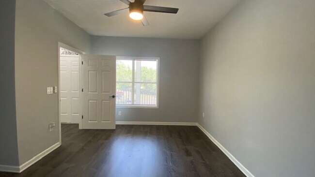 Building Photo - Beautiful 2/2 Condo Fully Remodeled!! A Must See to Appreciate!!