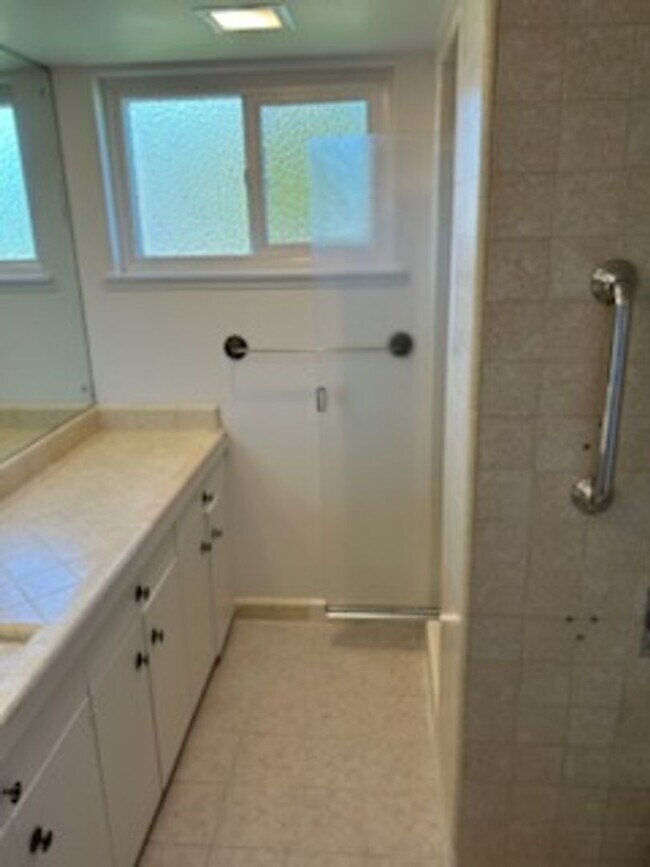 Building Photo - SHOWING SATURDAY, 12/13 @ 12PM