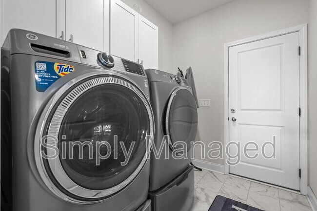 Building Photo - 124 Rocking Horse Ln