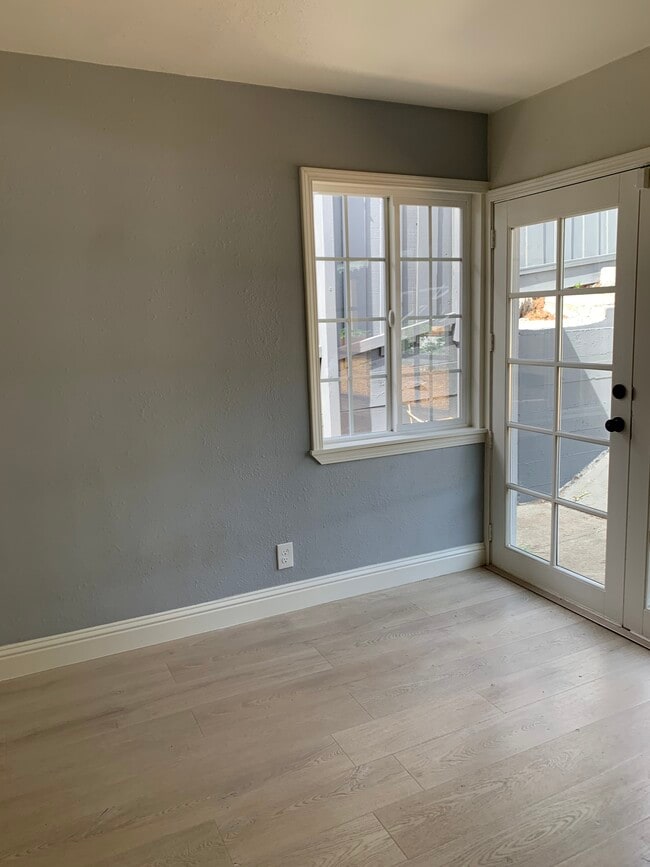 Building Photo - 25350 Del Mar Ave