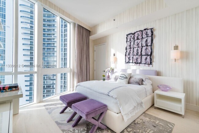 Building Photo - 16001 Collins Ave