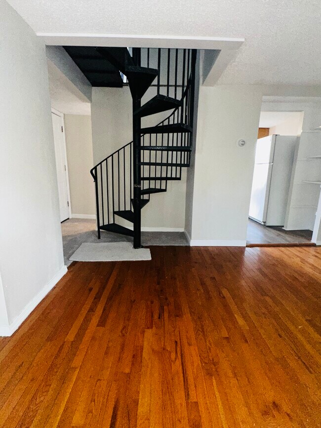 Building Photo - 139 Princeton St