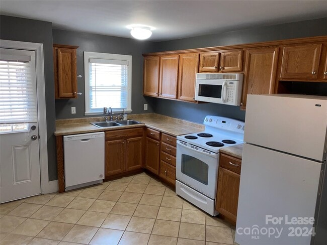 Building Photo - 2017 Kenilworth Ave