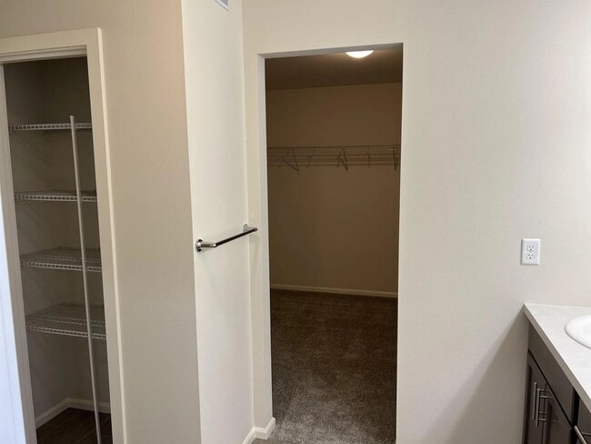 Building Photo - Enormous Two-Story Home- Available January 9th