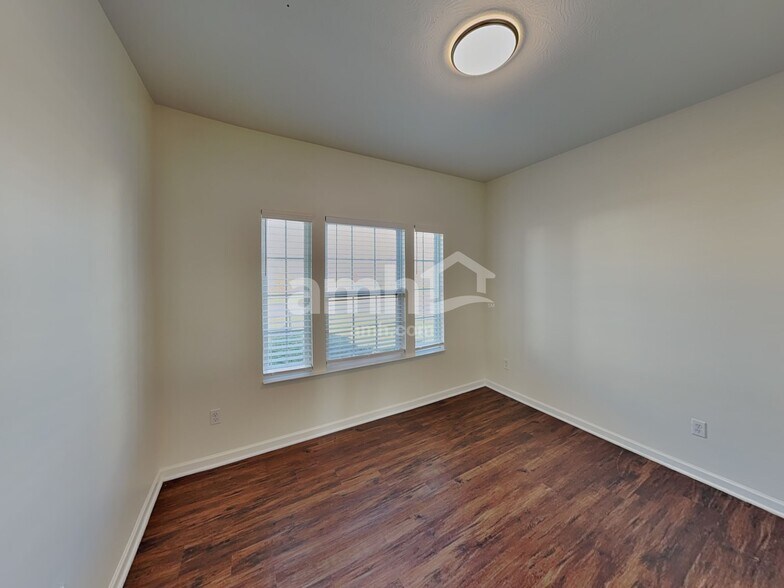 Building Photo - 337 Karst Cir