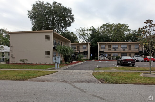 Primary Photo - Jefferson Court Apartments