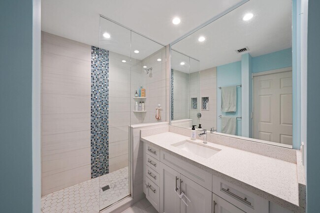 Building Photo - 1770 E Las Olas Blvd