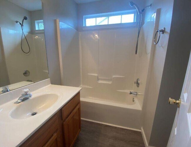 Building Photo - 230 Stirling Bridge Dr