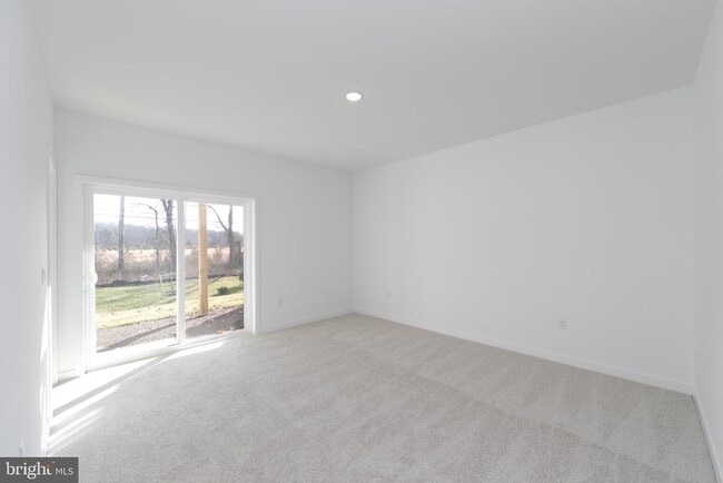 Building Photo - 65 Basswood St