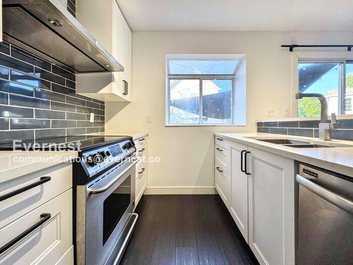 Building Photo - 9694 W Chatfield Ave