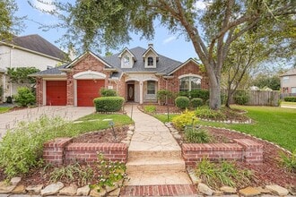 Building Photo - 802 Floriencia St