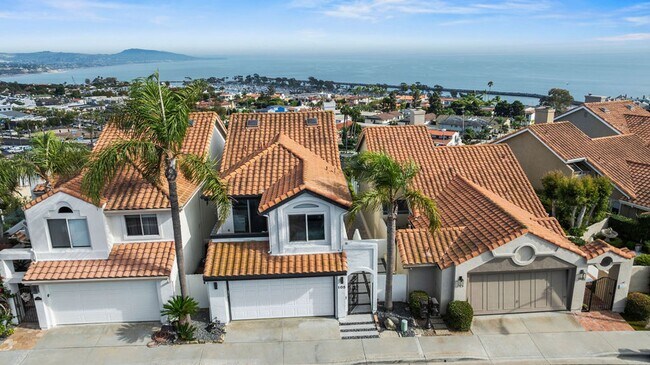 Building Photo - Furnished Coastal Retreat with PANORAMIC Ocean Views!