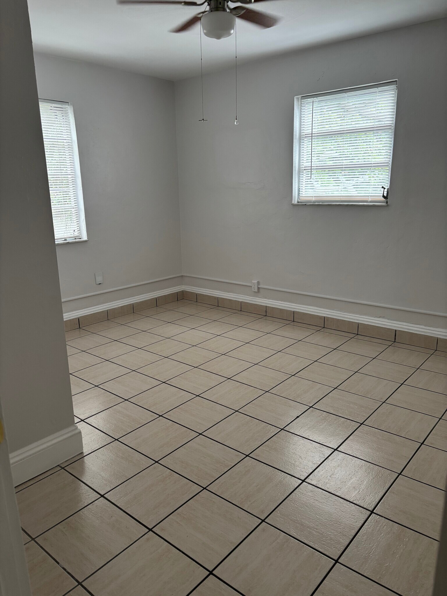 Master Bedroom - 627 SW 21st Ave