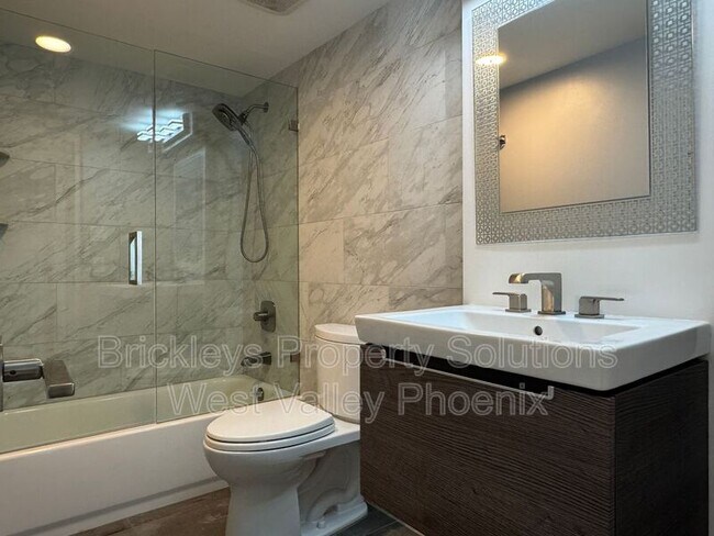 Building Photo - 2323 N Central Ave