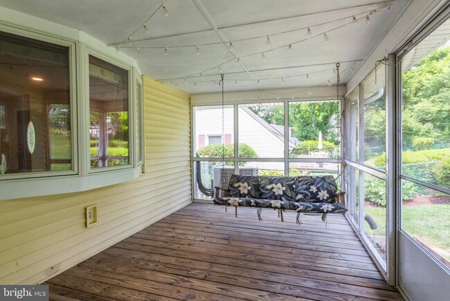 Building Photo - 5726 Crawford Dr