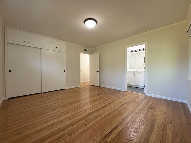 Building Photo - Charming 3BR/2BA Home in West Menlo Park