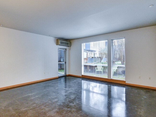 Building Photo - 1125 NW 9th Ave