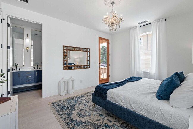 Building Photo - 28 W Castillo Dr