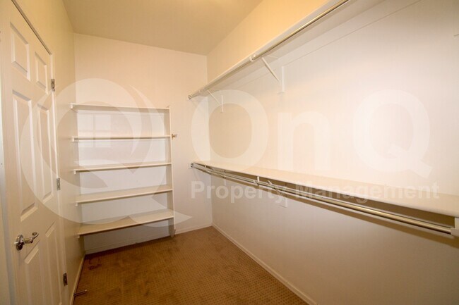 Building Photo - 12533 N School Day Dr