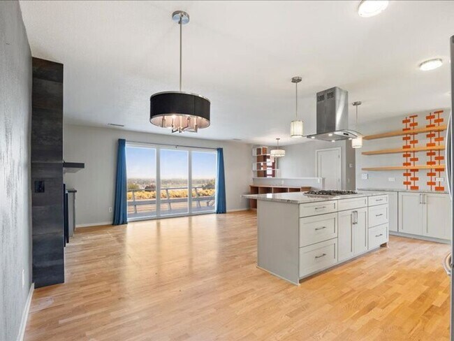 Building Photo - 3603 W Canal Dr