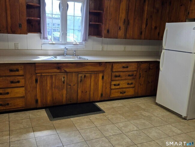 Building Photo - 150 Spencer St