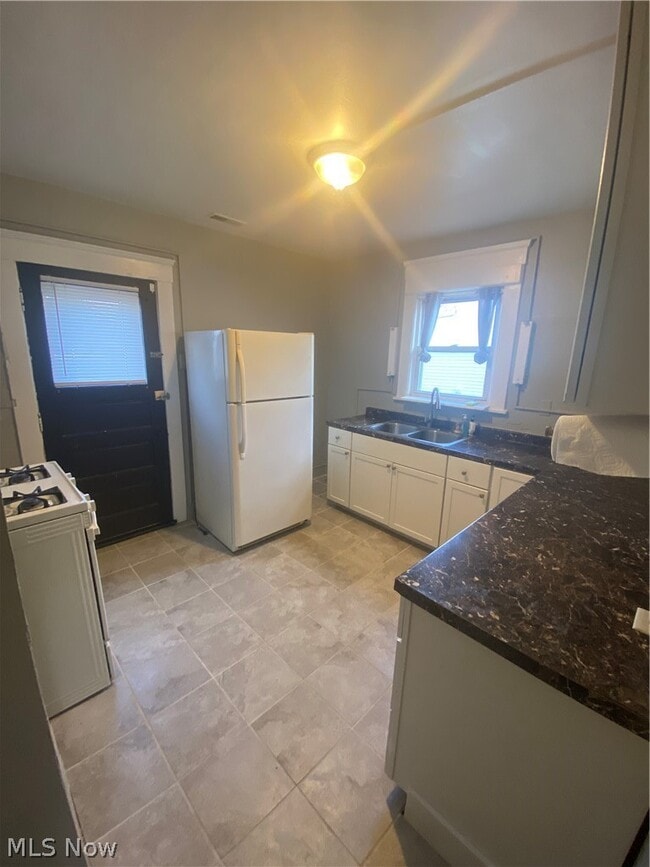 Building Photo - 4435 State Rd