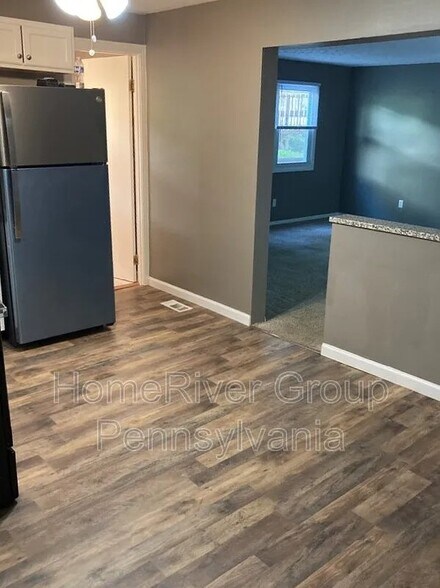 Building Photo - 523 Josephine St