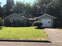 Building Photo - 3 bedroom home with large bonus room and f...