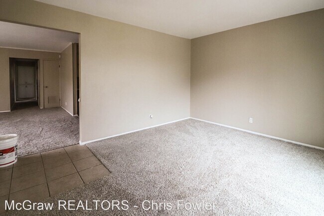 Building Photo - 3 br, 2 bath House - 5233 S. 67th E. Place