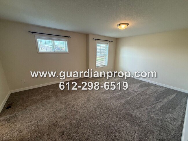 Building Photo - End Unit Townhouse Available Now, Open Floor Plan, Loft Area, Large Primary Suite, Side Patio