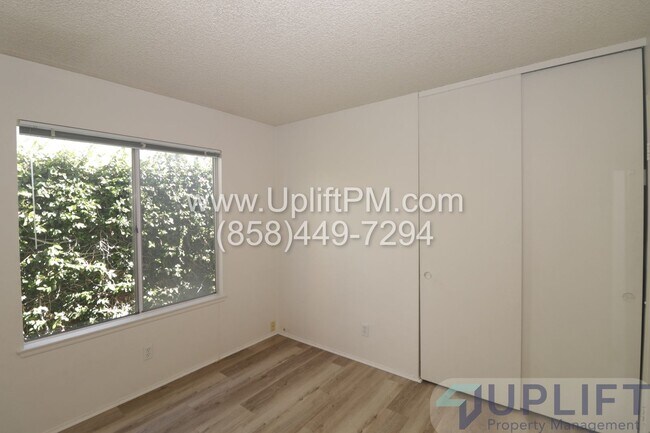 Building Photo - Spacious 4 Bedroom Home in Prime Mira Mesa Location- MOVE IN SPECIAL $300 OFF FIRST MONTH'S RENT!!