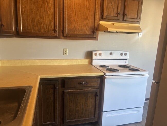 Building Photo - 1520 Oak Ridge Ln SE