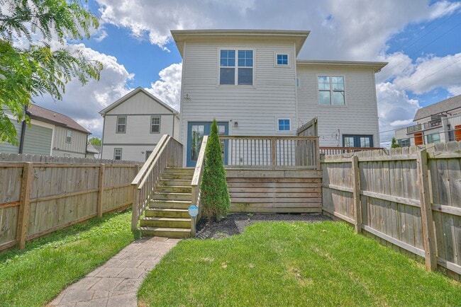 Building Photo - 1734 Pecan St