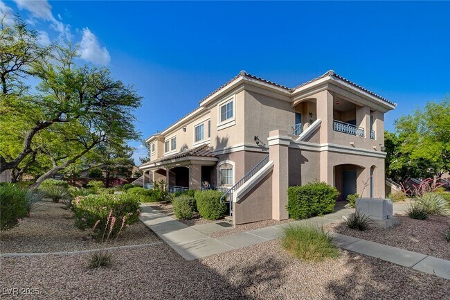 Building Photo - 10552 Pine Pointe Ave