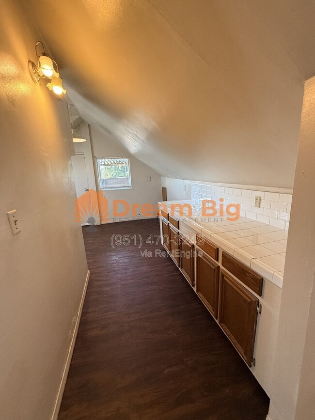 Building Photo - 14653 Washington Dr
