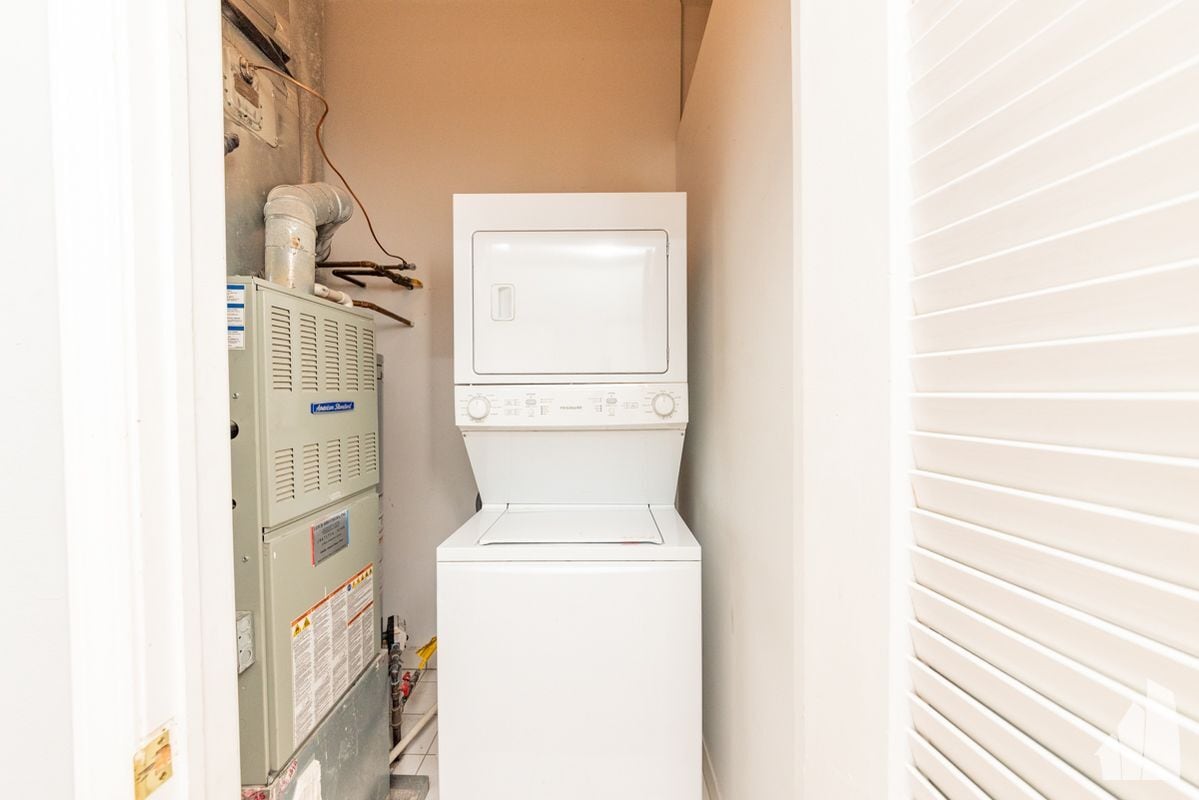 Building Photo - 1822 S Bishop St