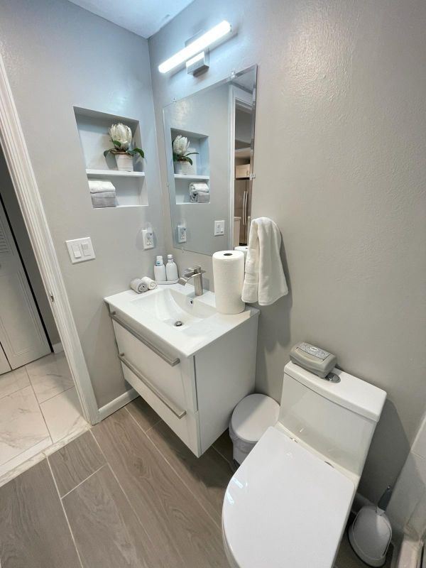 Building Photo - 9430 Poinciana Pl