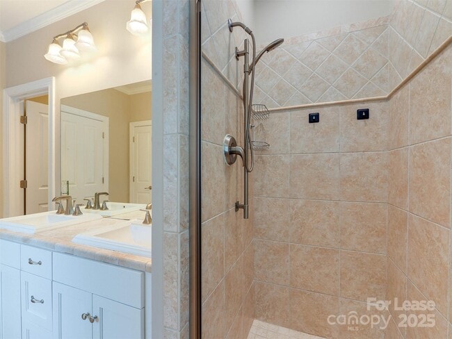 Building Photo - 620 Marsh Rd